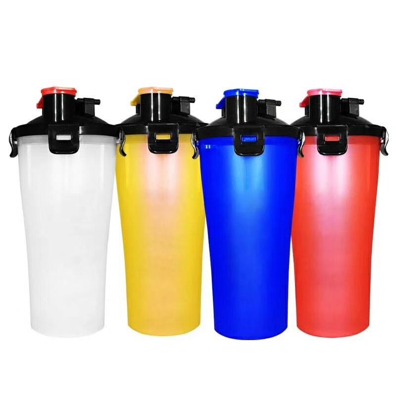 Diffrent colors of the dog drinking bottle